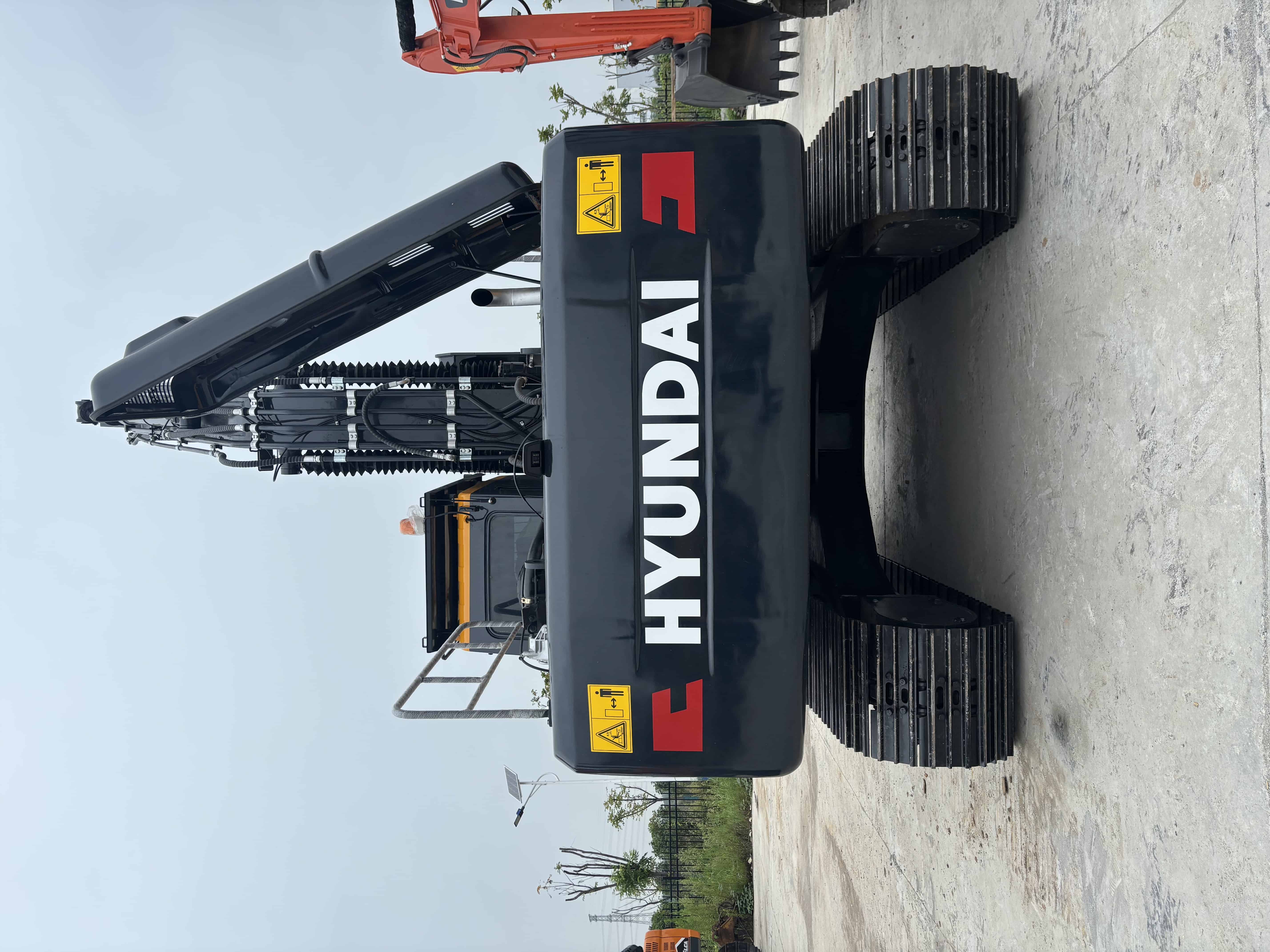 Hyundai HX225HD photo 1