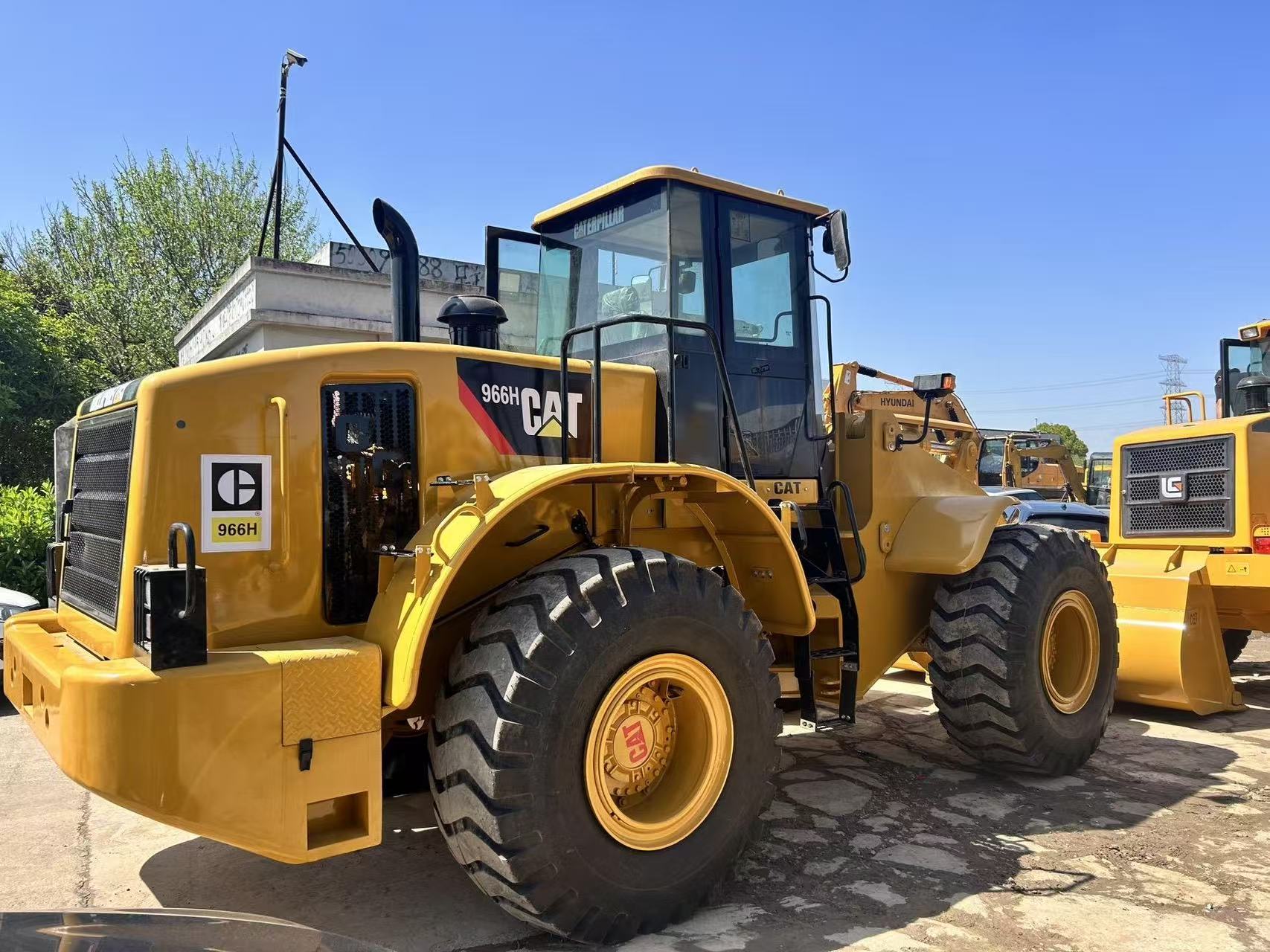 Cat 966H wheel loader photo 3
