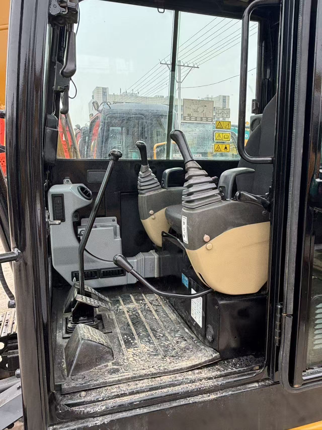 Cat 305.5 photo 6