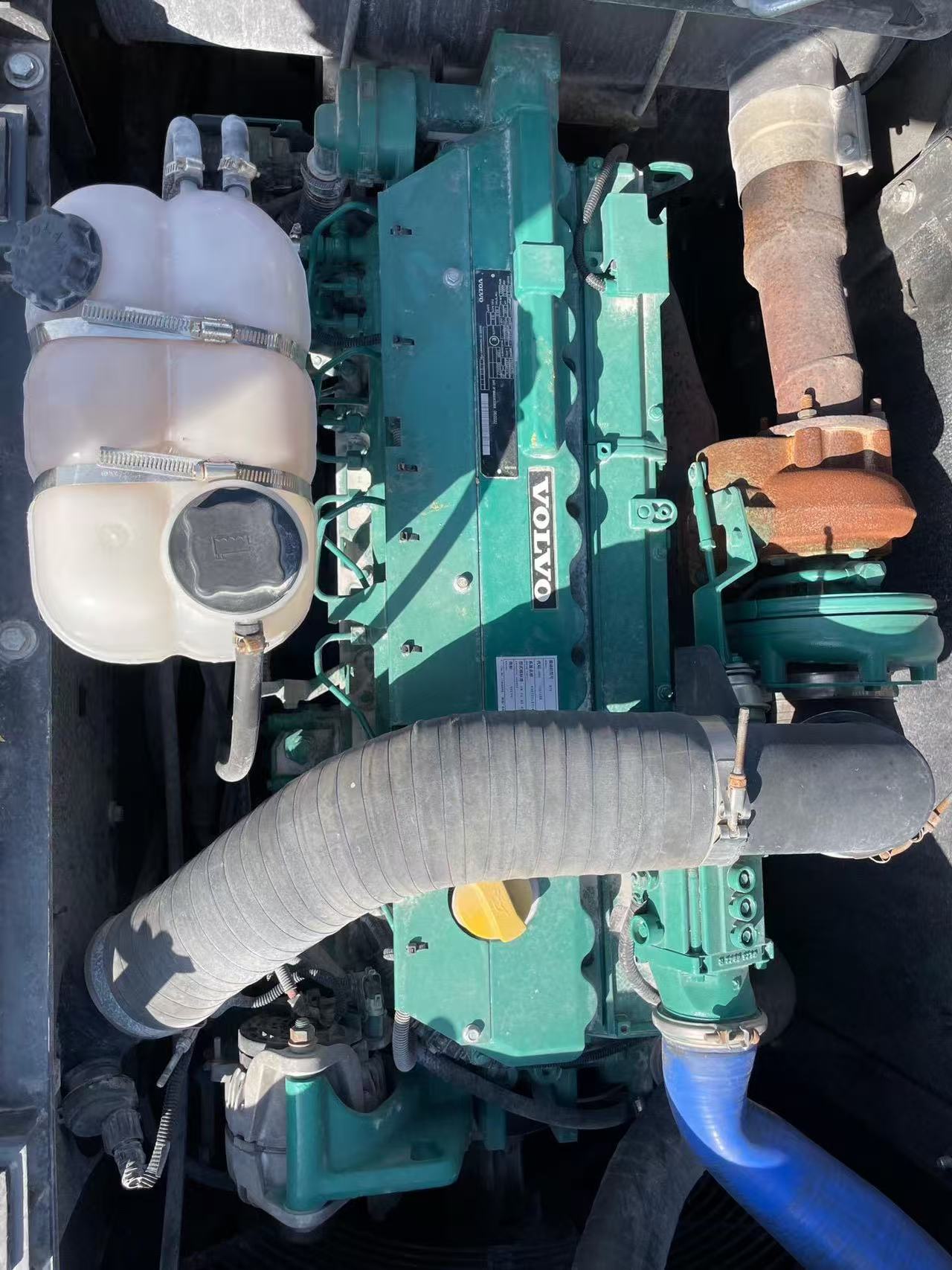 Volvo EC240 photo 9