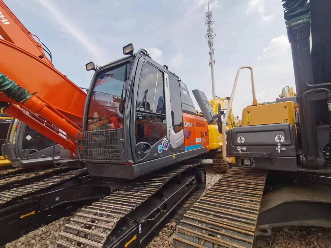 Hitachi ZX200 photo 2