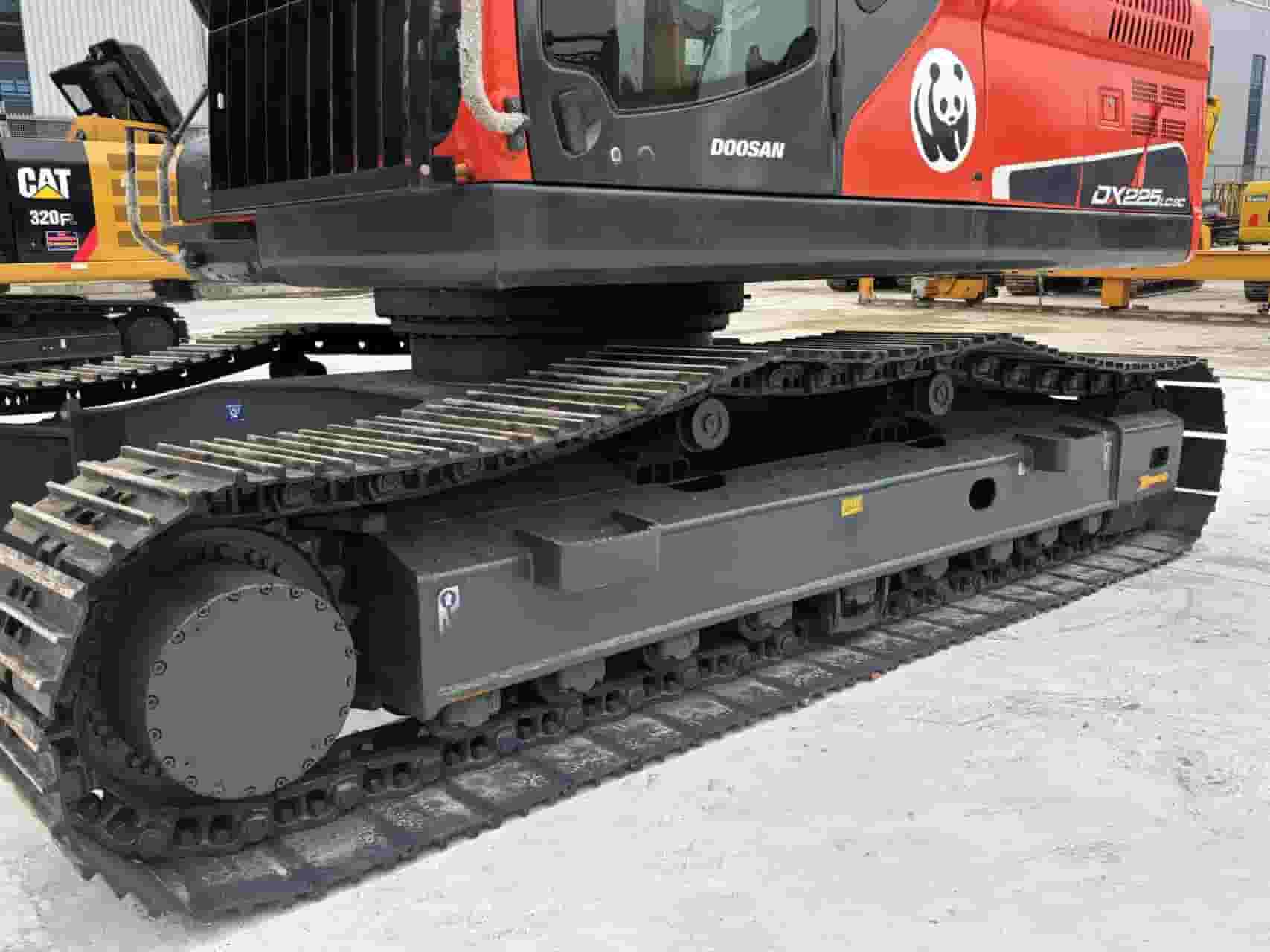 Doosan 225 photo 6