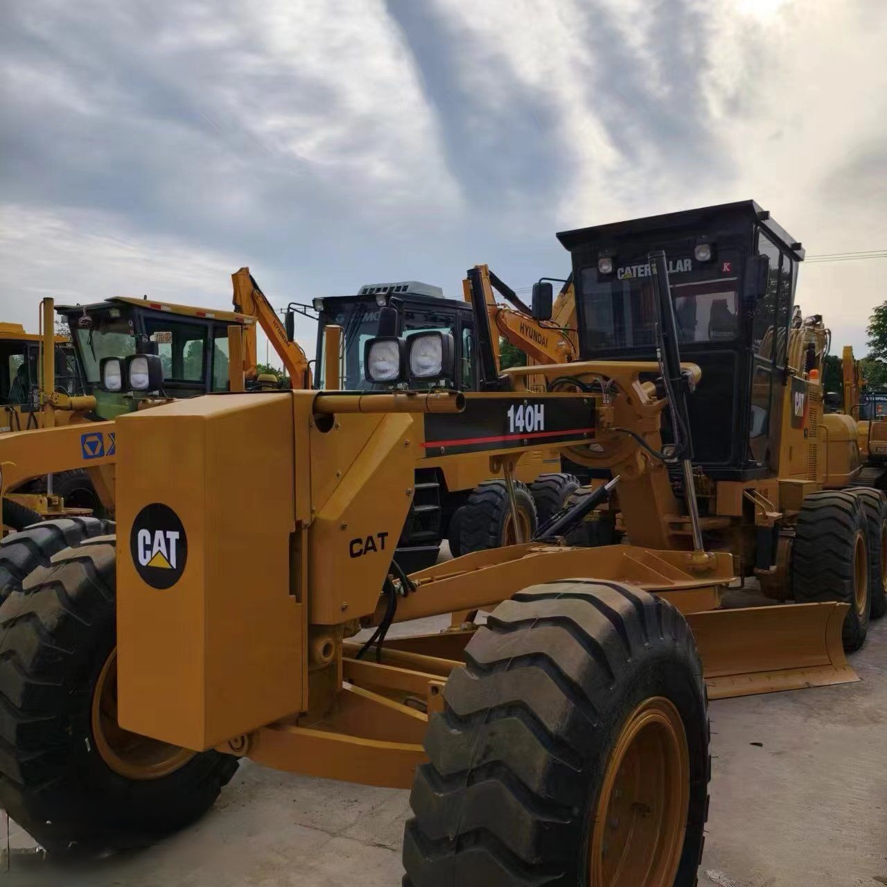 Cat 140H motor grader photo 5