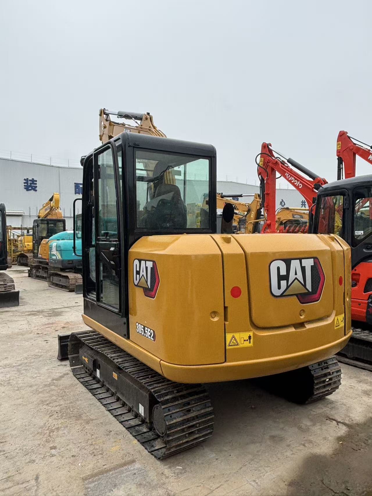 Cat 305.5 photo 3