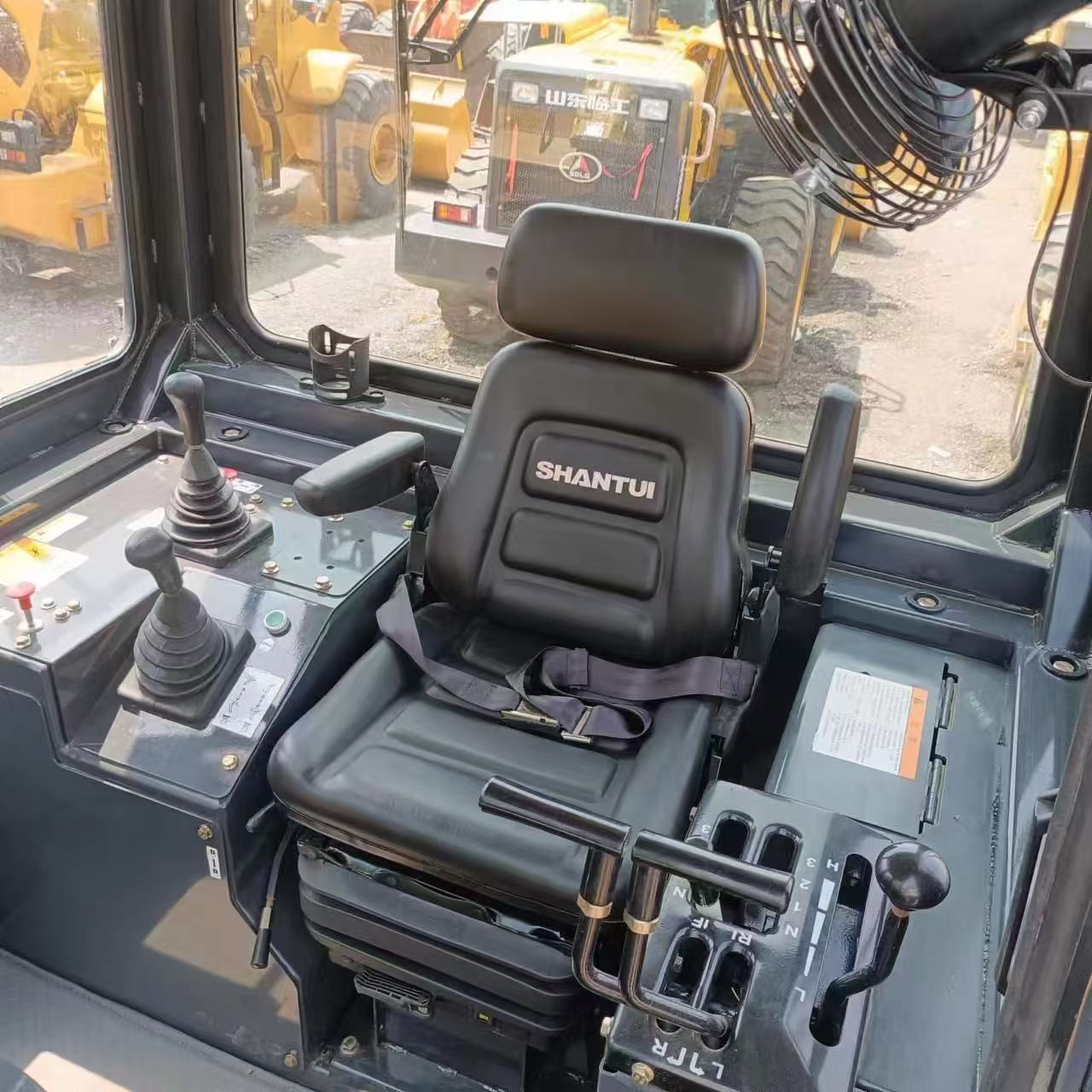 Shantui SD22 bulldozer photo 6