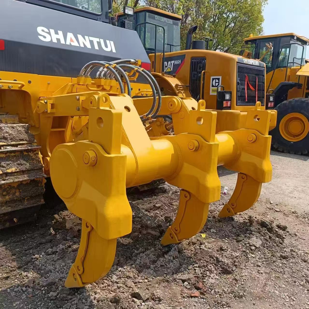 Shantui SD22 bulldozer photo 3