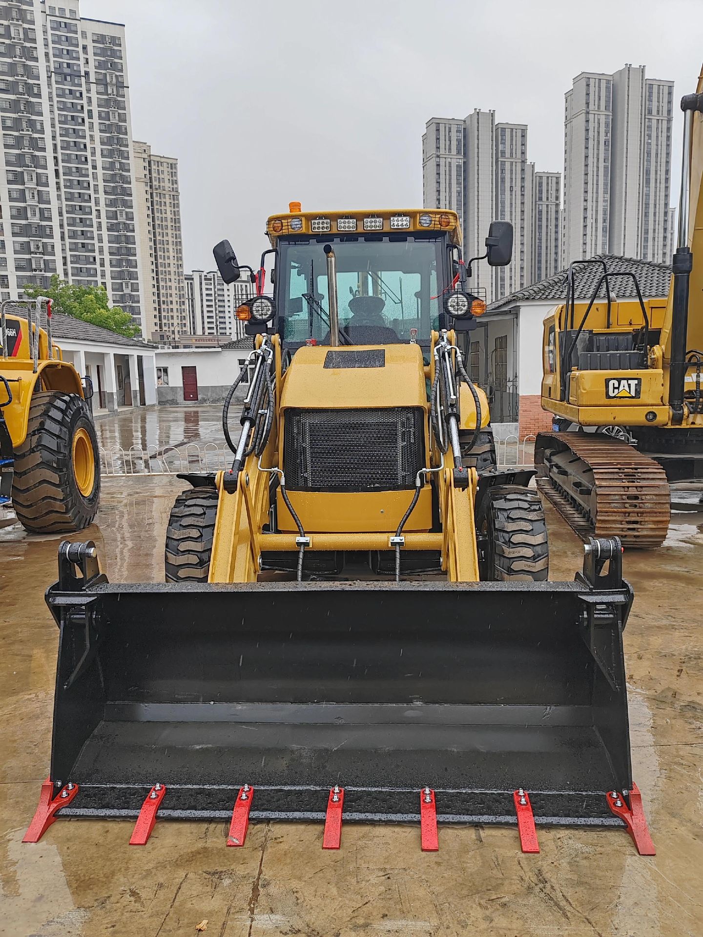 JCB-3CX backhoe loader photo 2