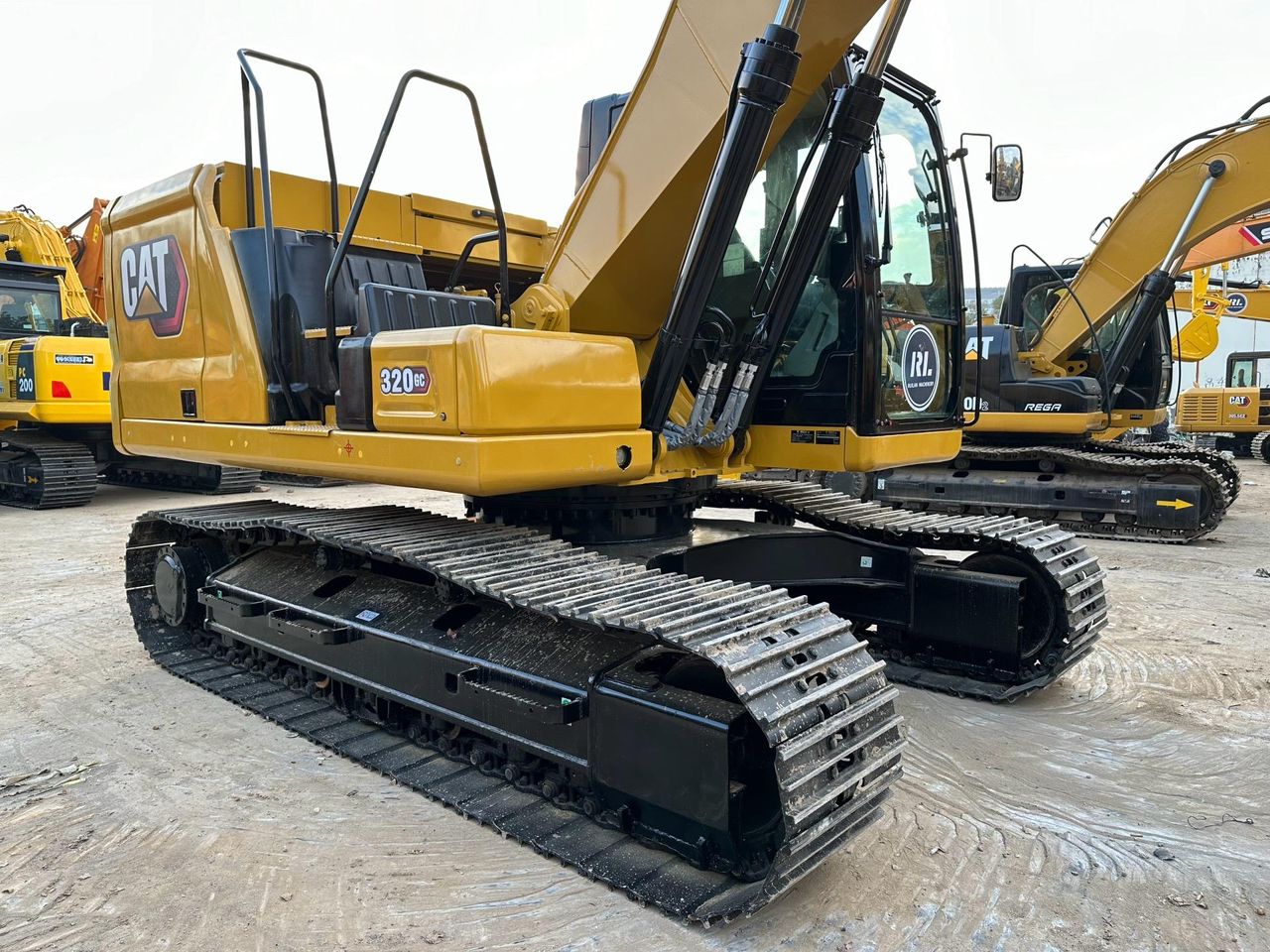 Cat 320GC photo 3