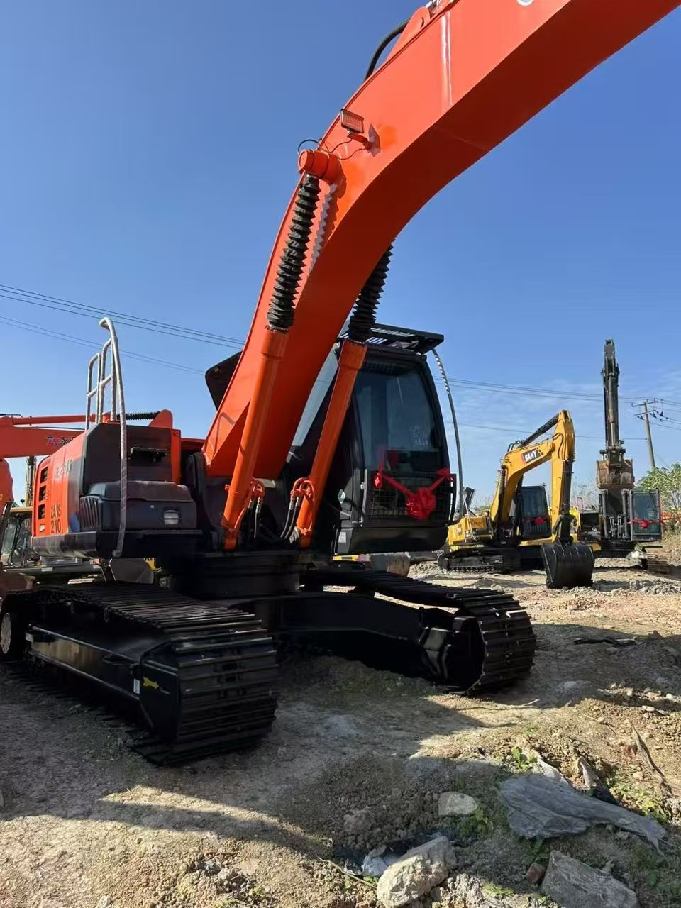 Hitachi ZX210 photo 3