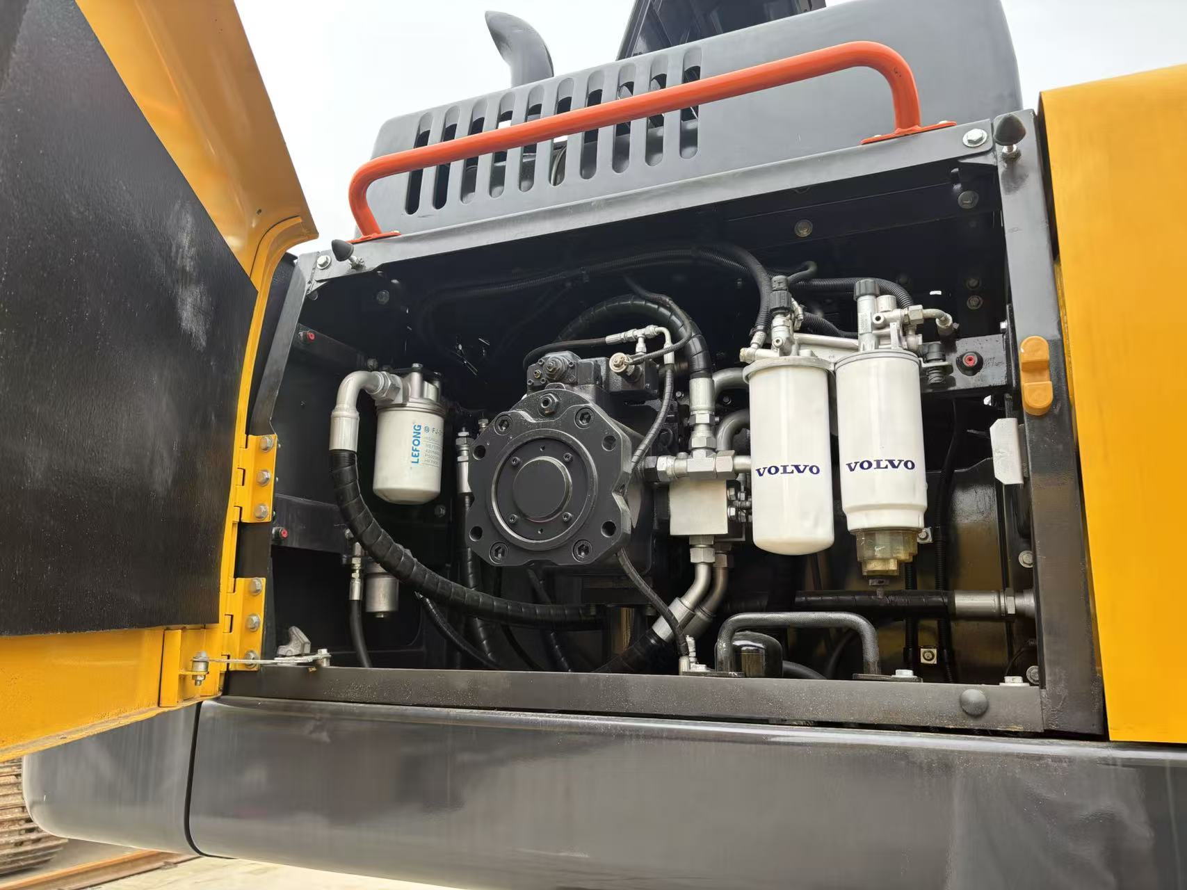 Volvo EC480 photo 11