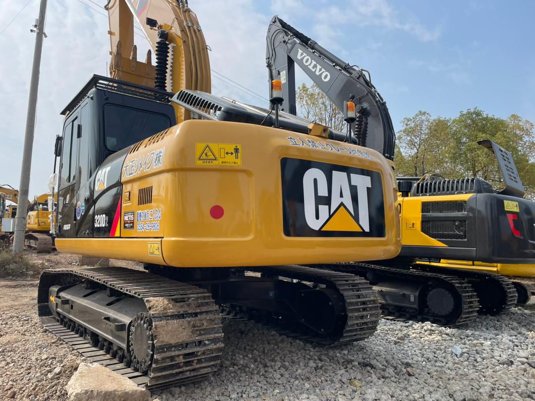 Cat 320D2 photo 2
