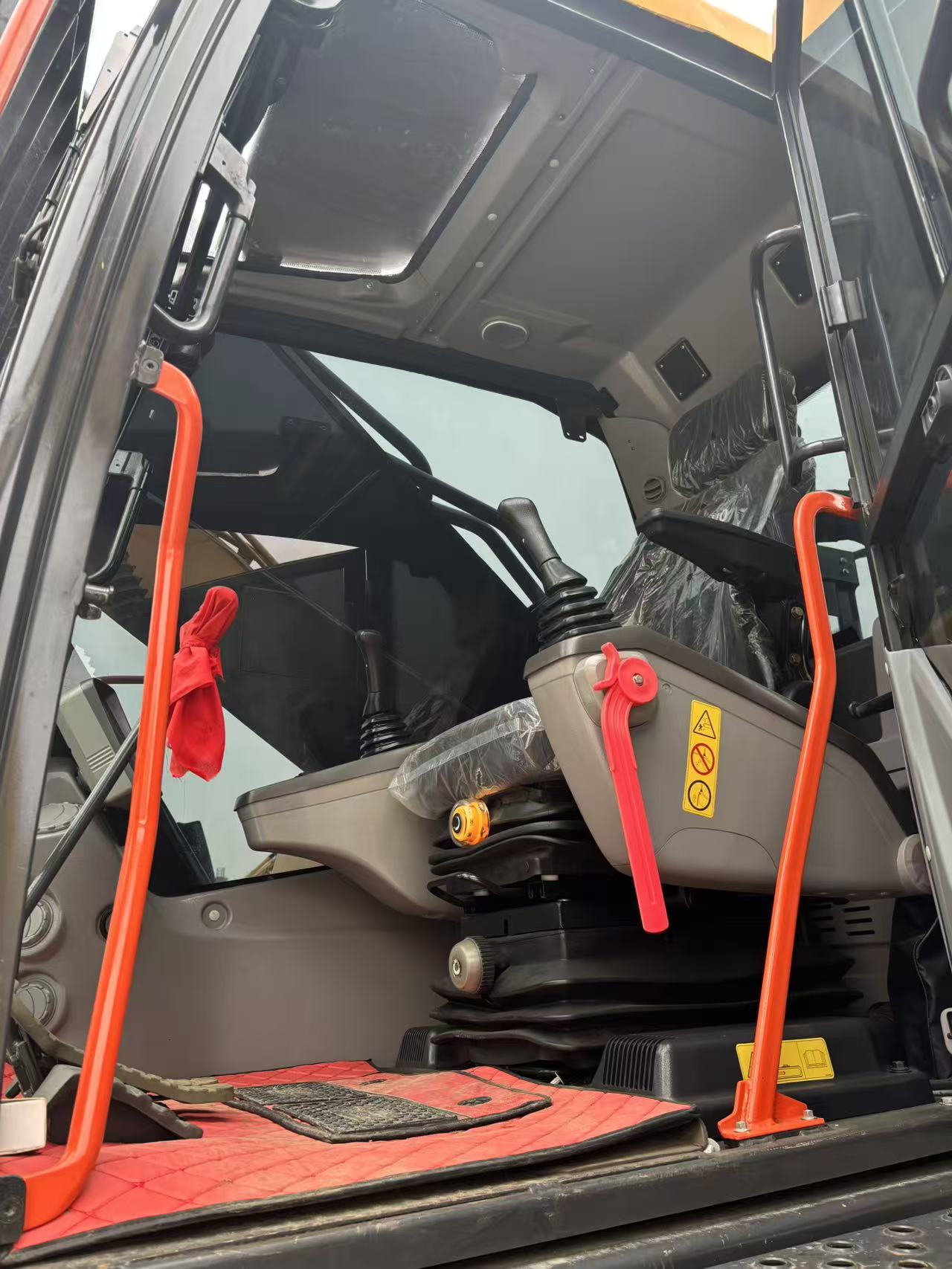 Volvo EC480 photo 9