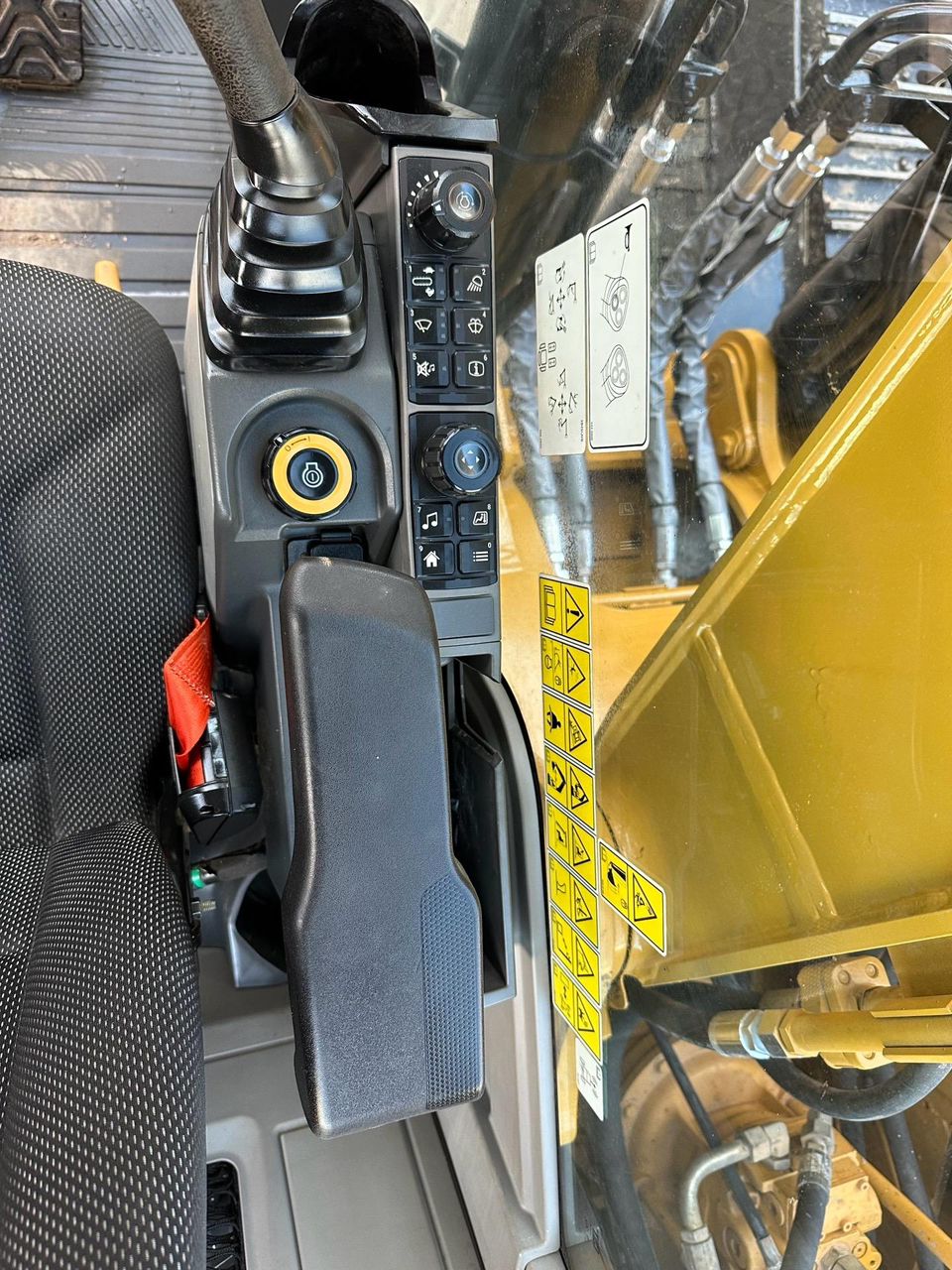 Cat 320GC photo 6