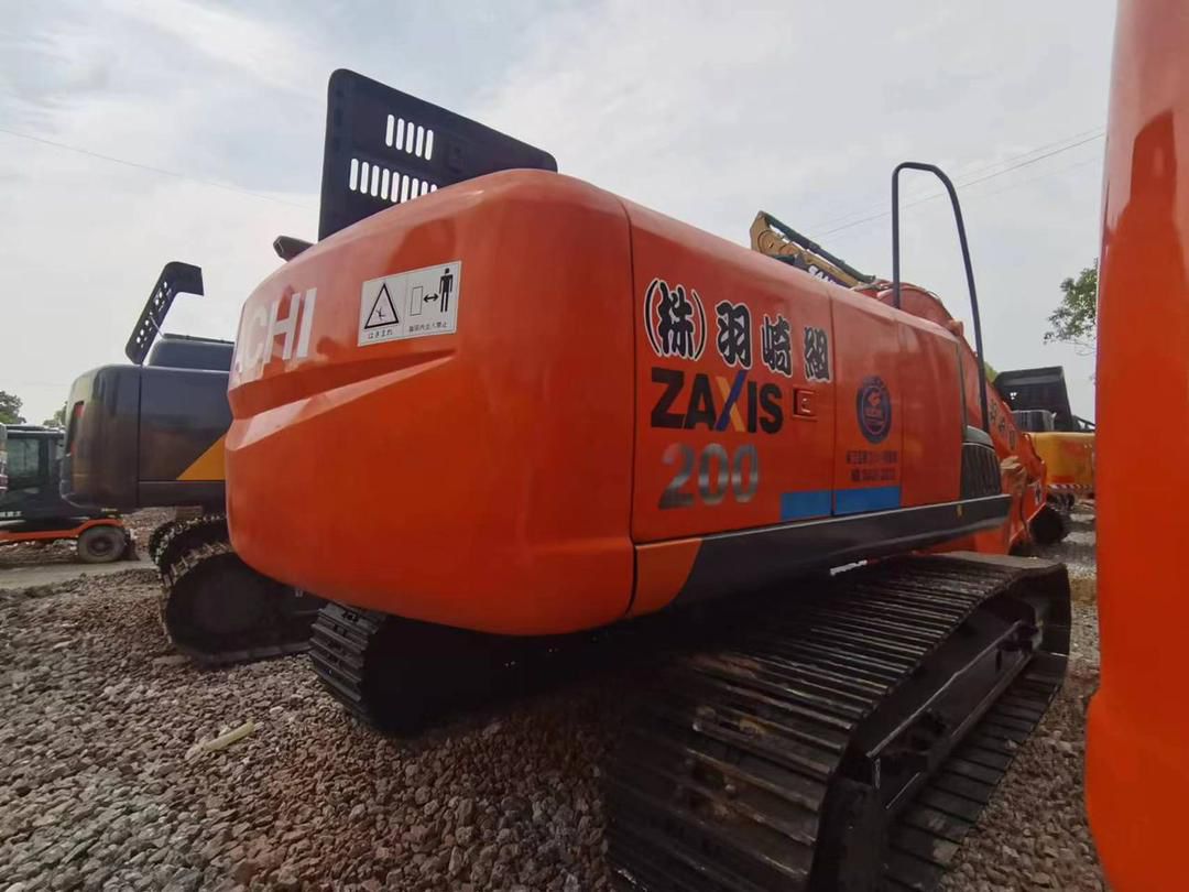 Hitachi ZX200 photo 3