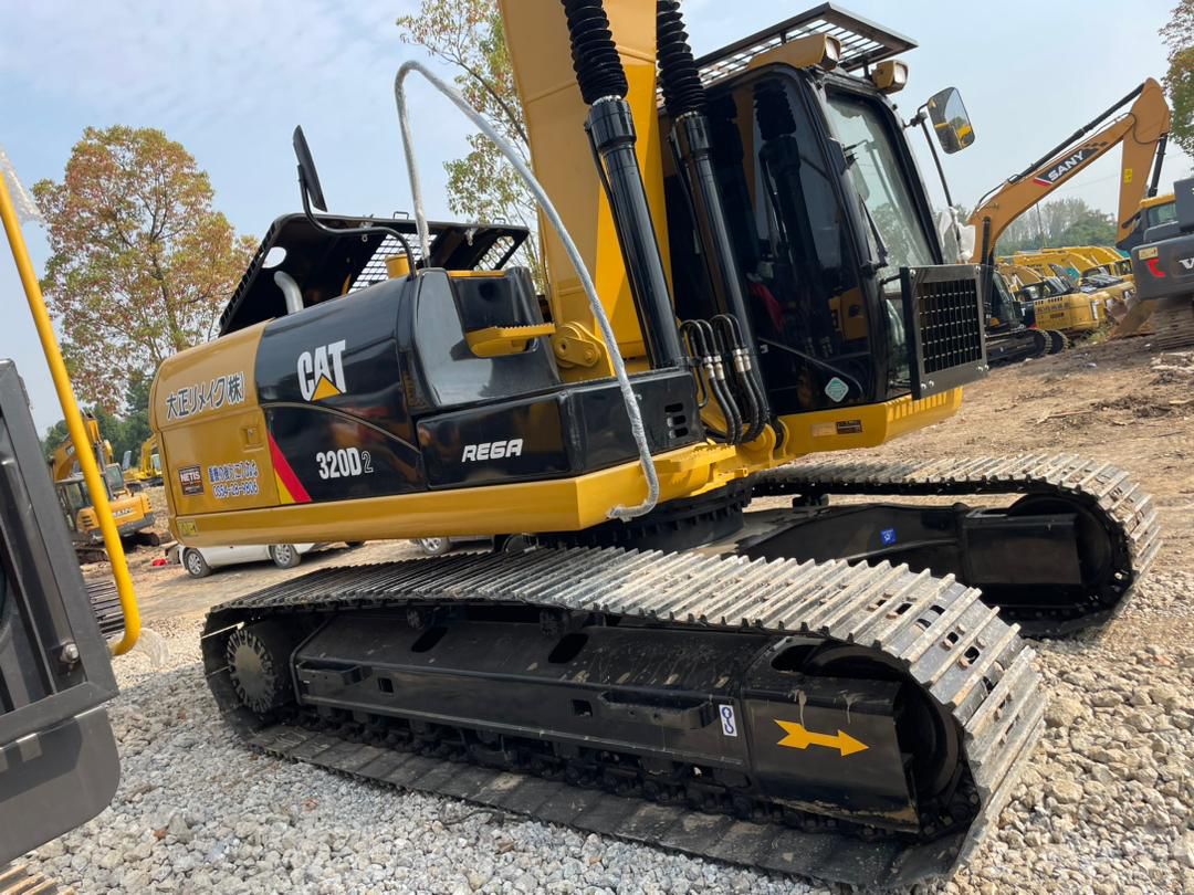 Cat 320D2 photo 4