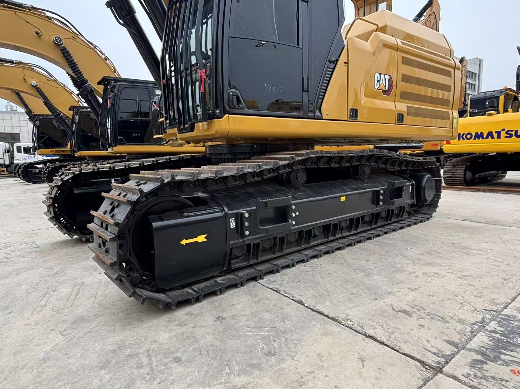 Cat 349 photo 2