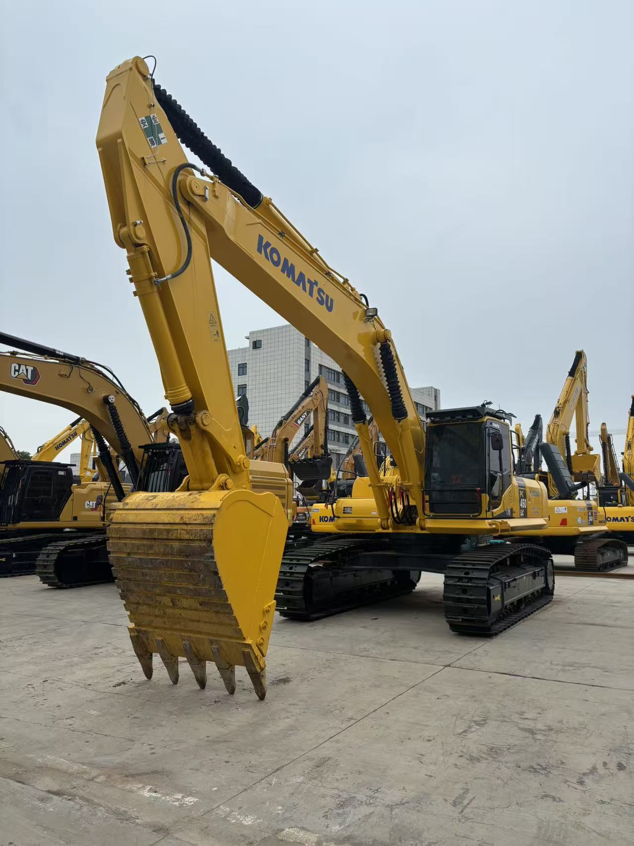 Komatsu PC450 photo 5