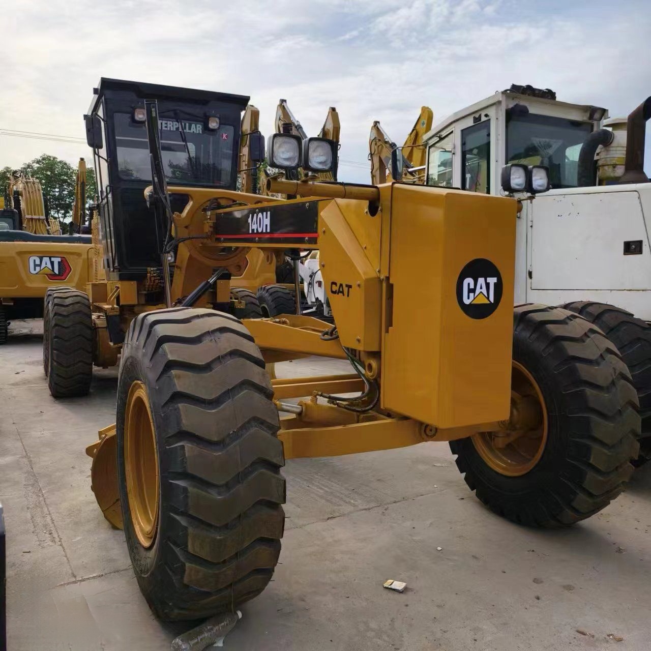 Cat 140H motor grader photo 4