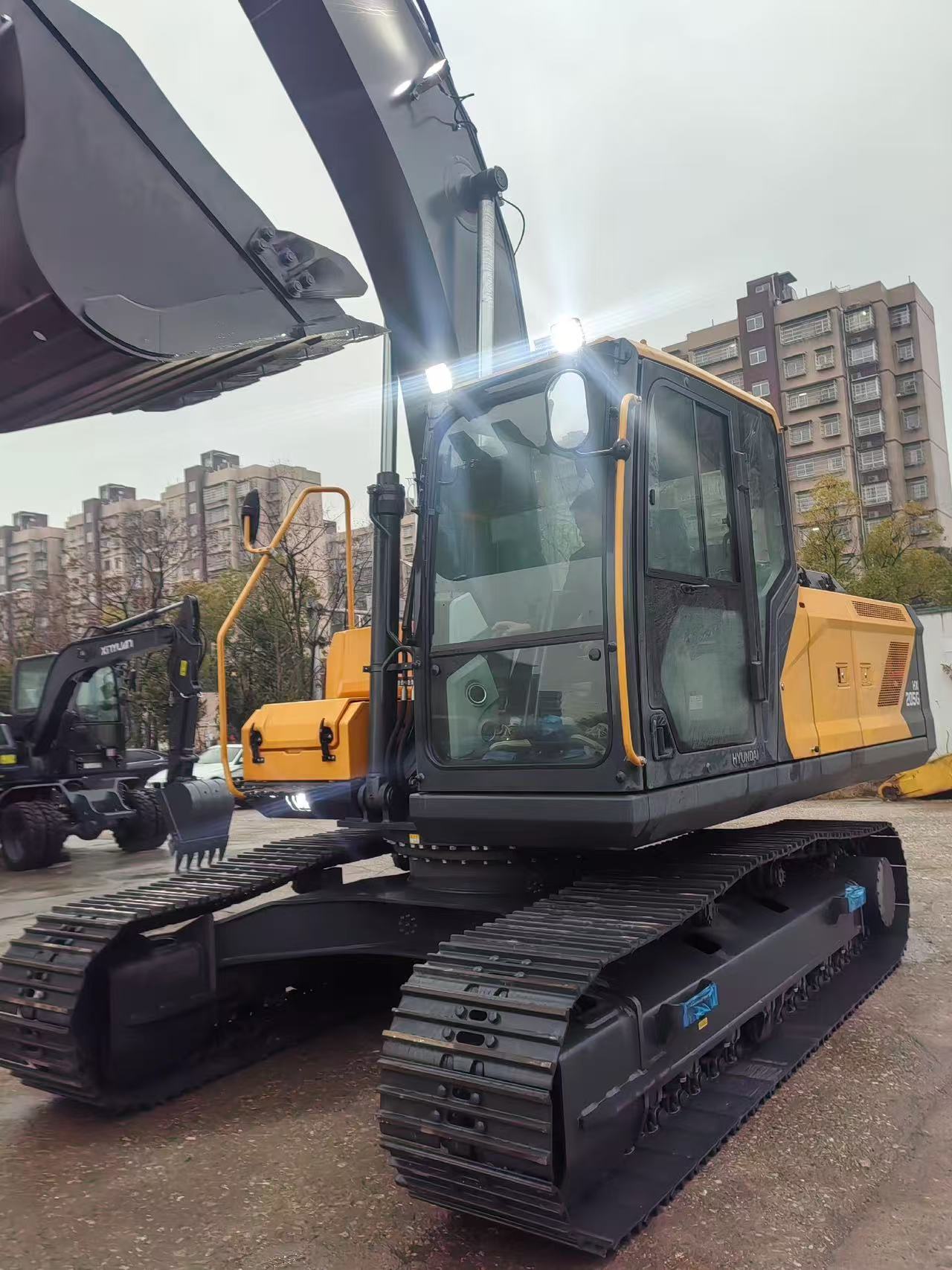 Hyundai HX205G photo 3