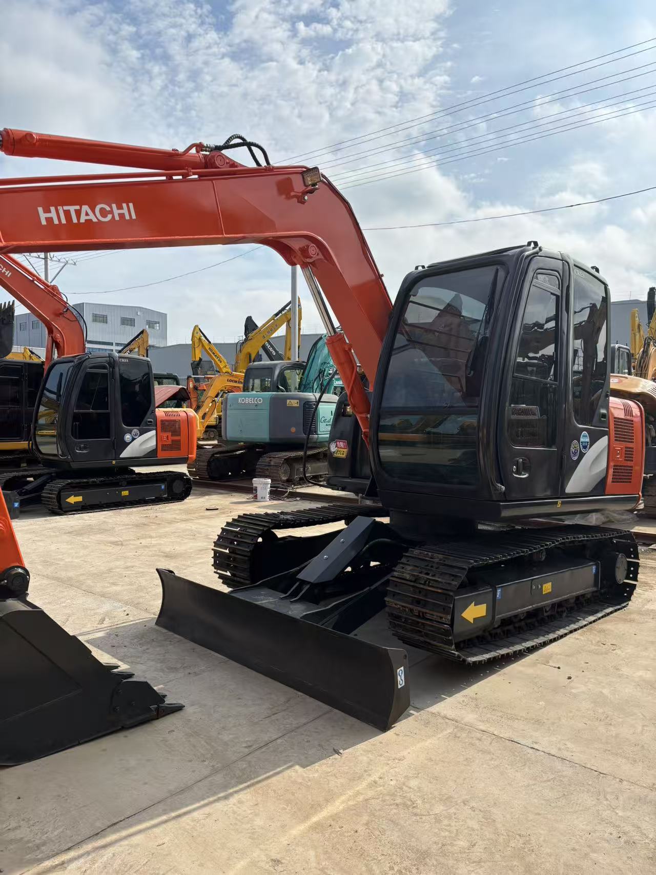 Hitachi ZX70 photo 4