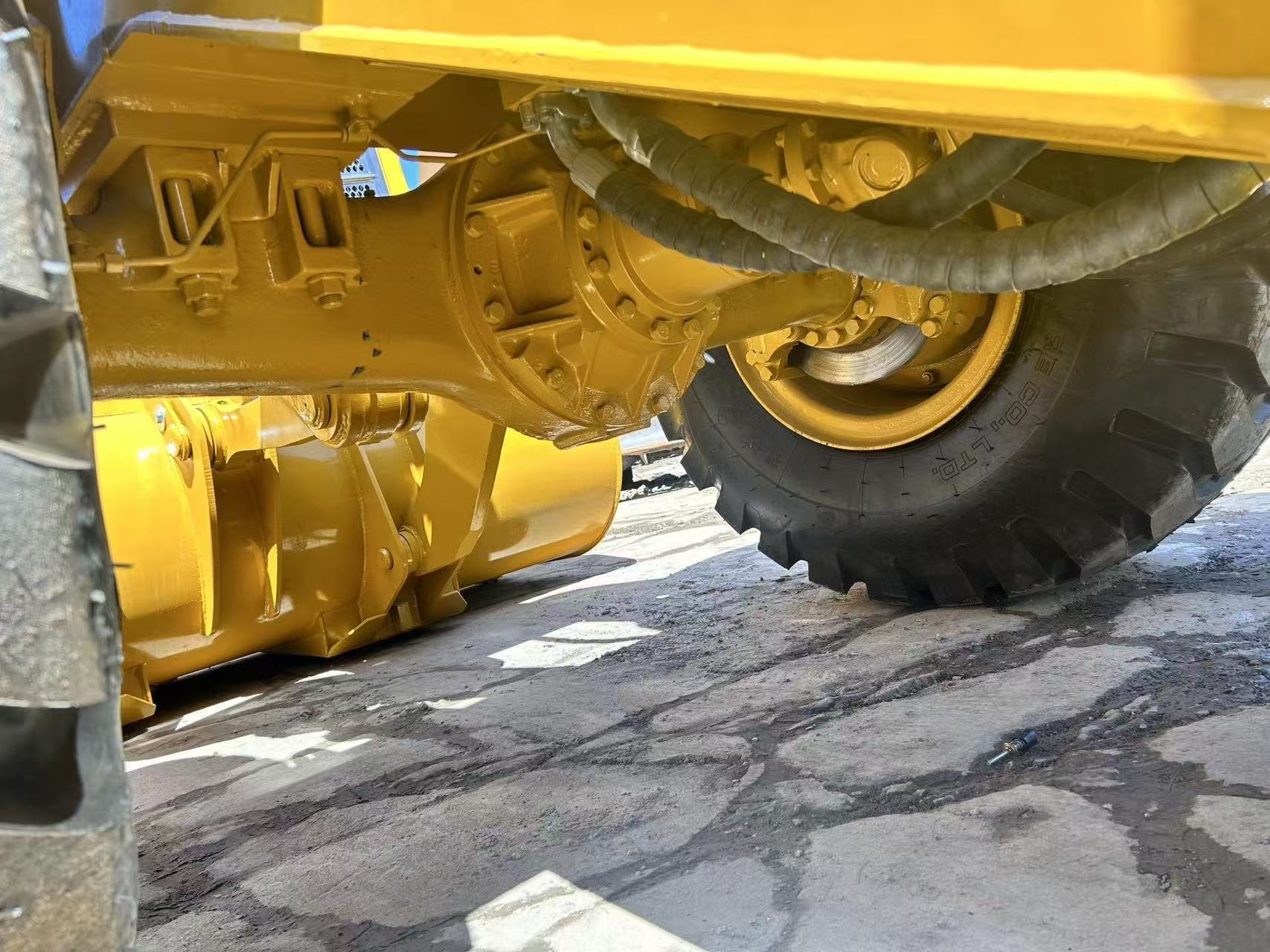 Cat 966H wheel loader photo 7