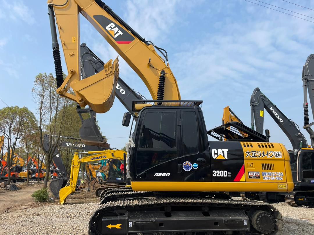 Cat 320D2