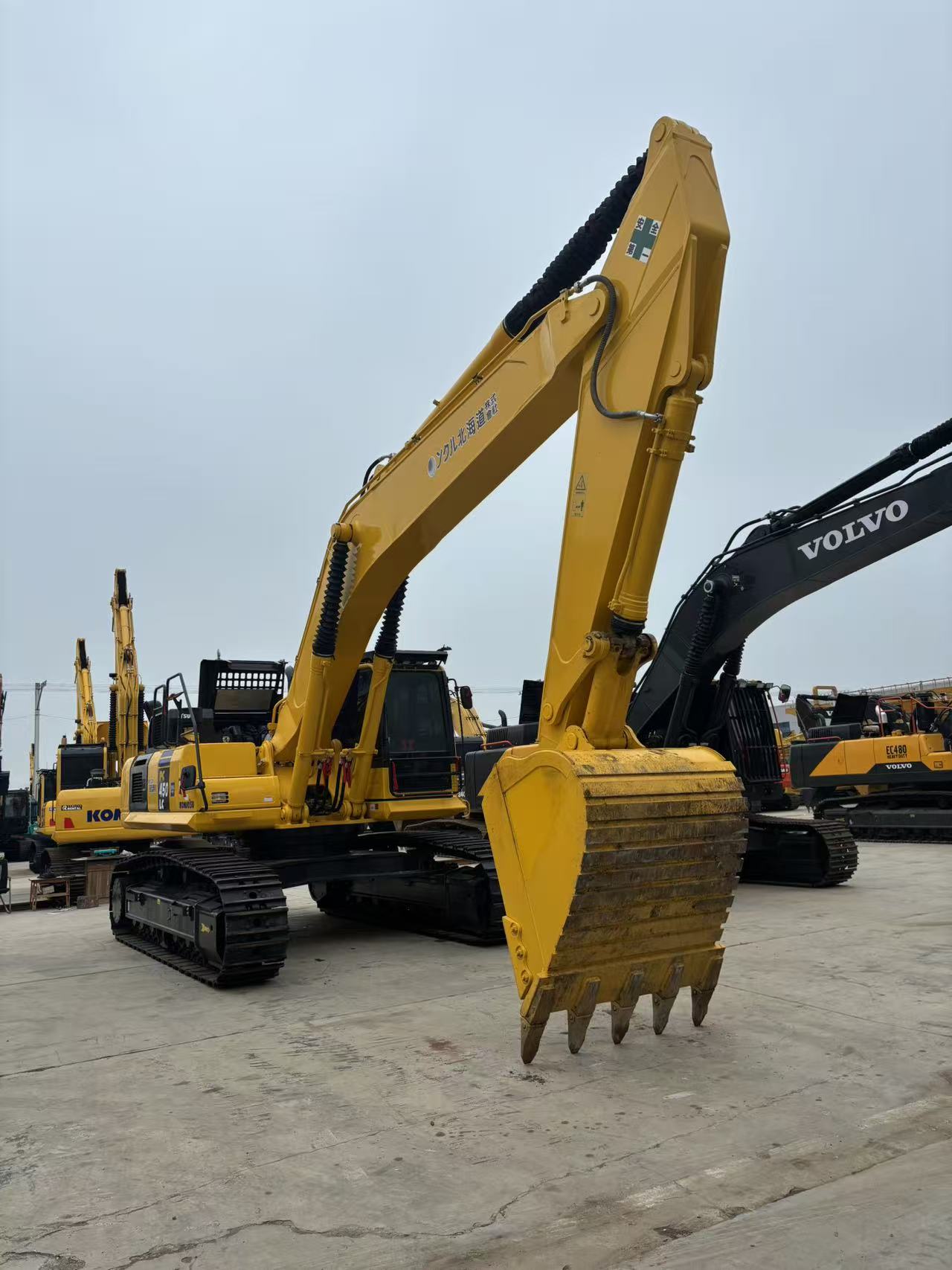 Komatsu PC450 photo 4