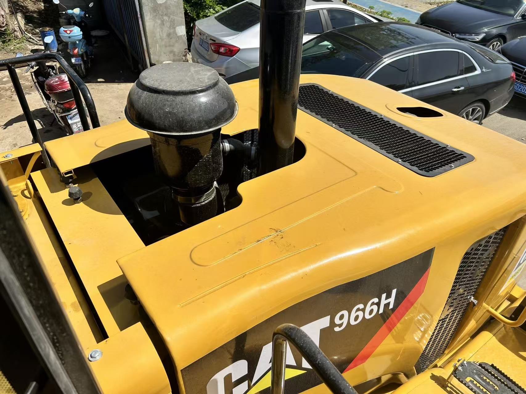 Cat 966H wheel loader photo 11