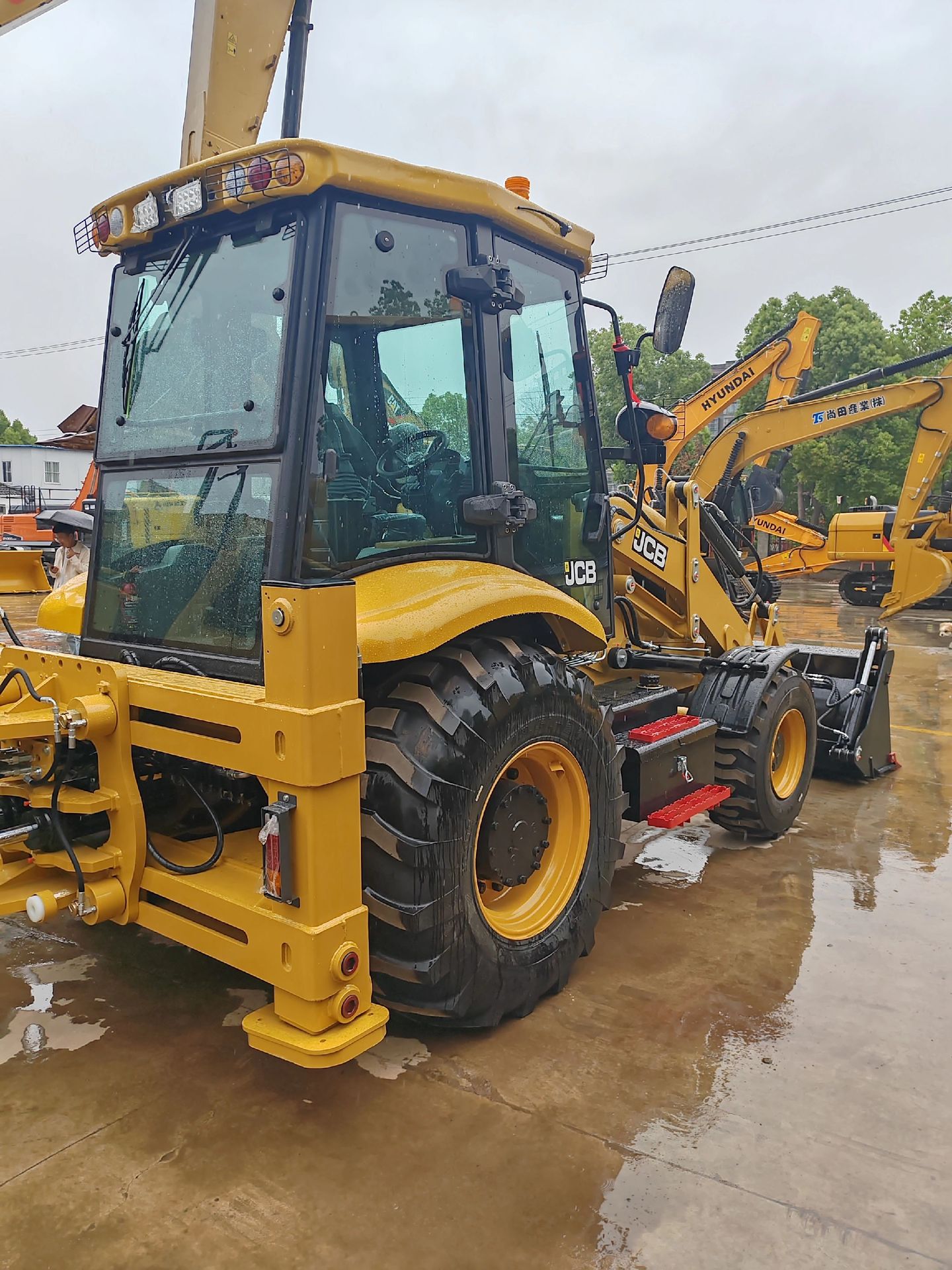 JCB-3CX backhoe loader photo 5
