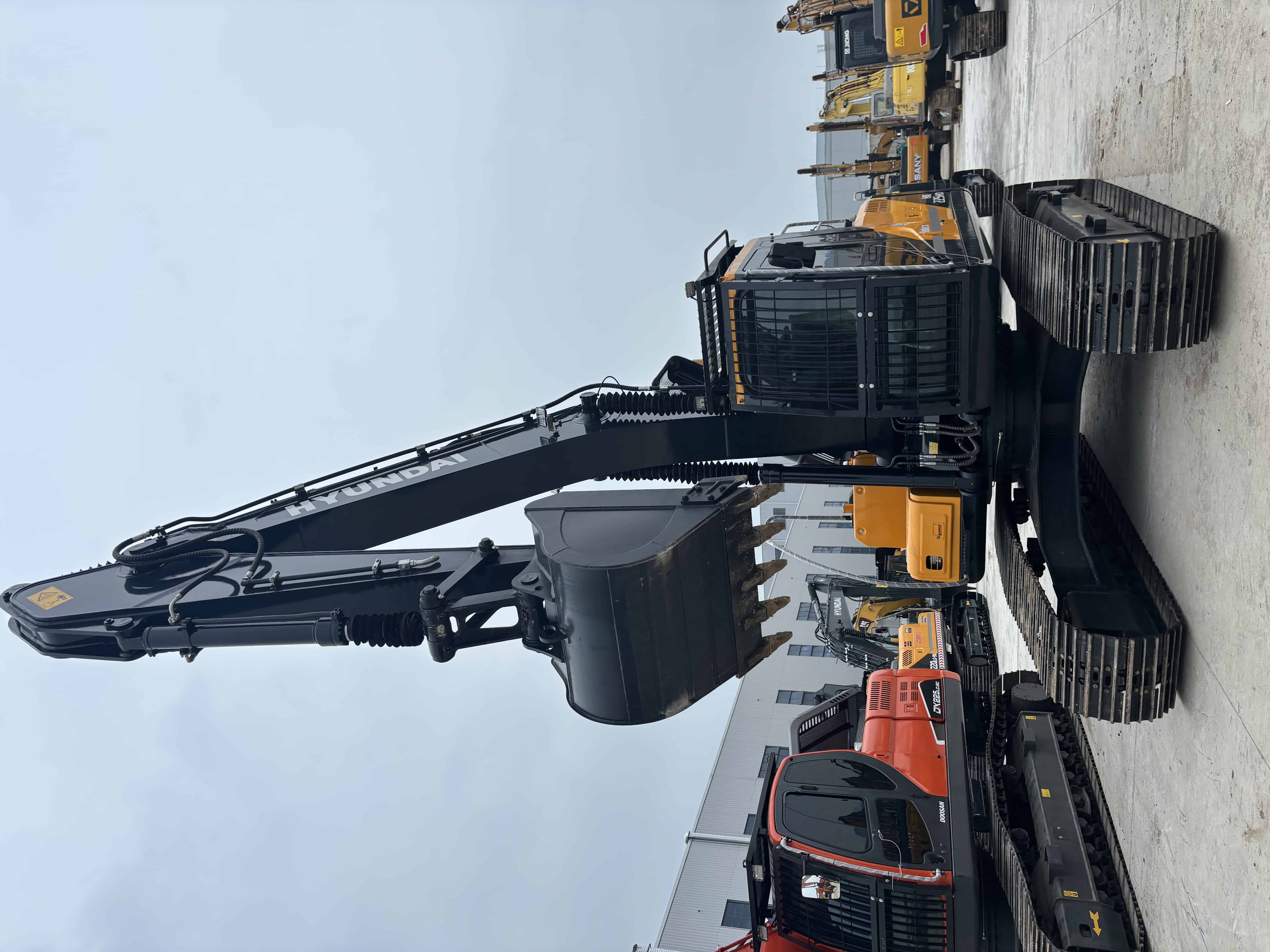 Hyundai HX225HD photo 2